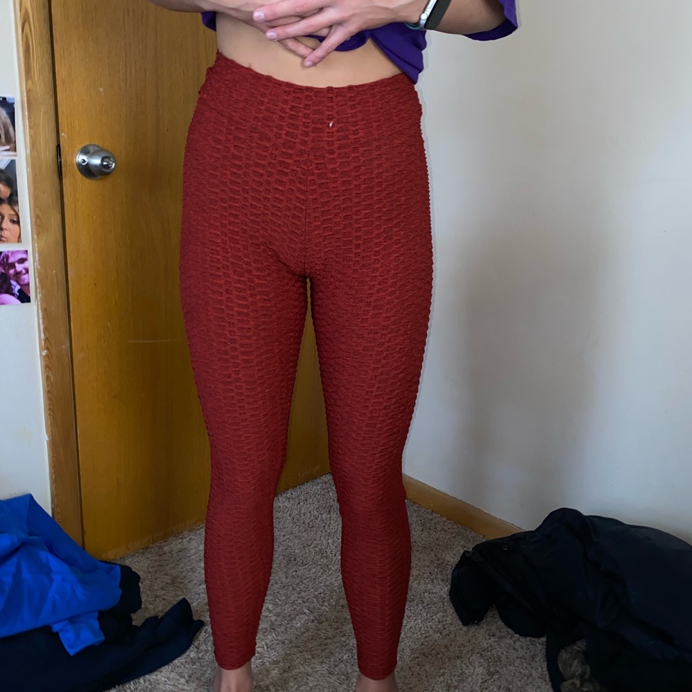 BUTT SCRUNCH LEGGINGS